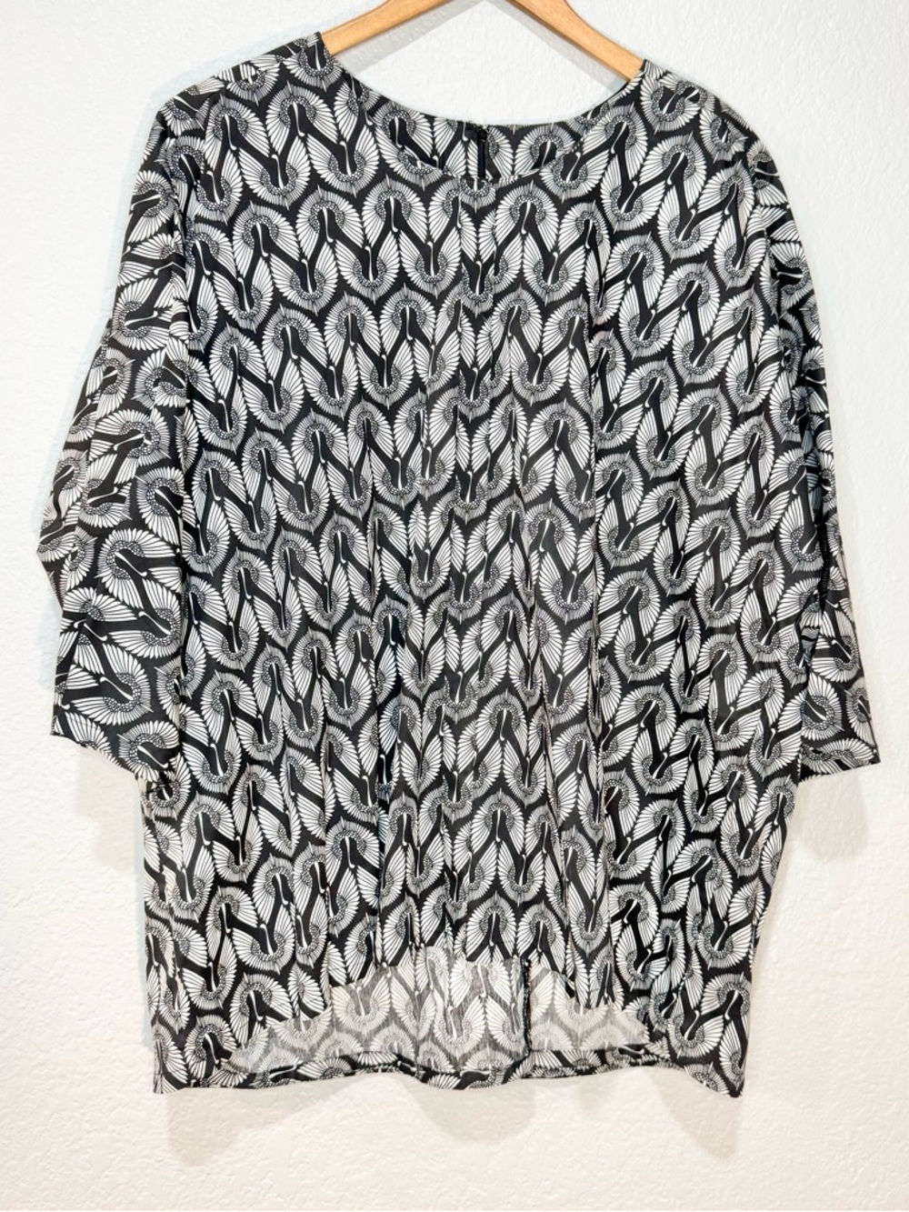 Melissa McCarthy Seven7 Black & White Abstract Bird Print Blouse